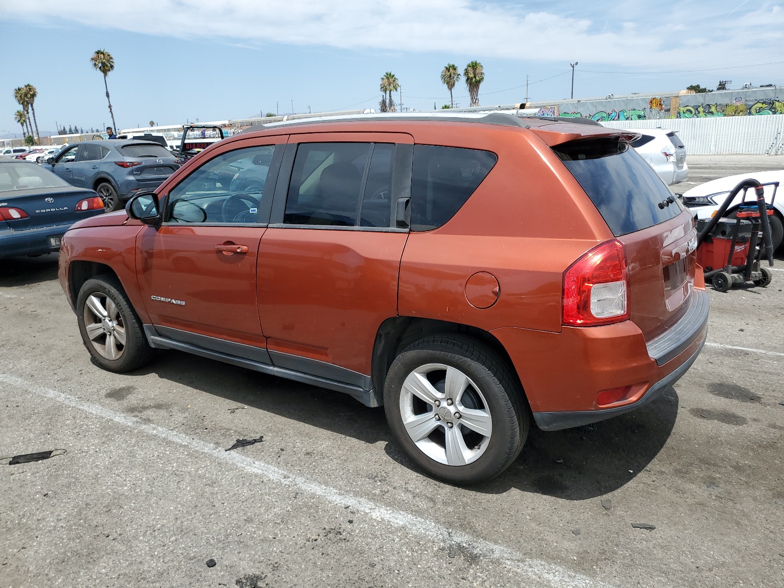 2012 Jeep Compass Latitude vin: 1C4NJCEB4CD688225