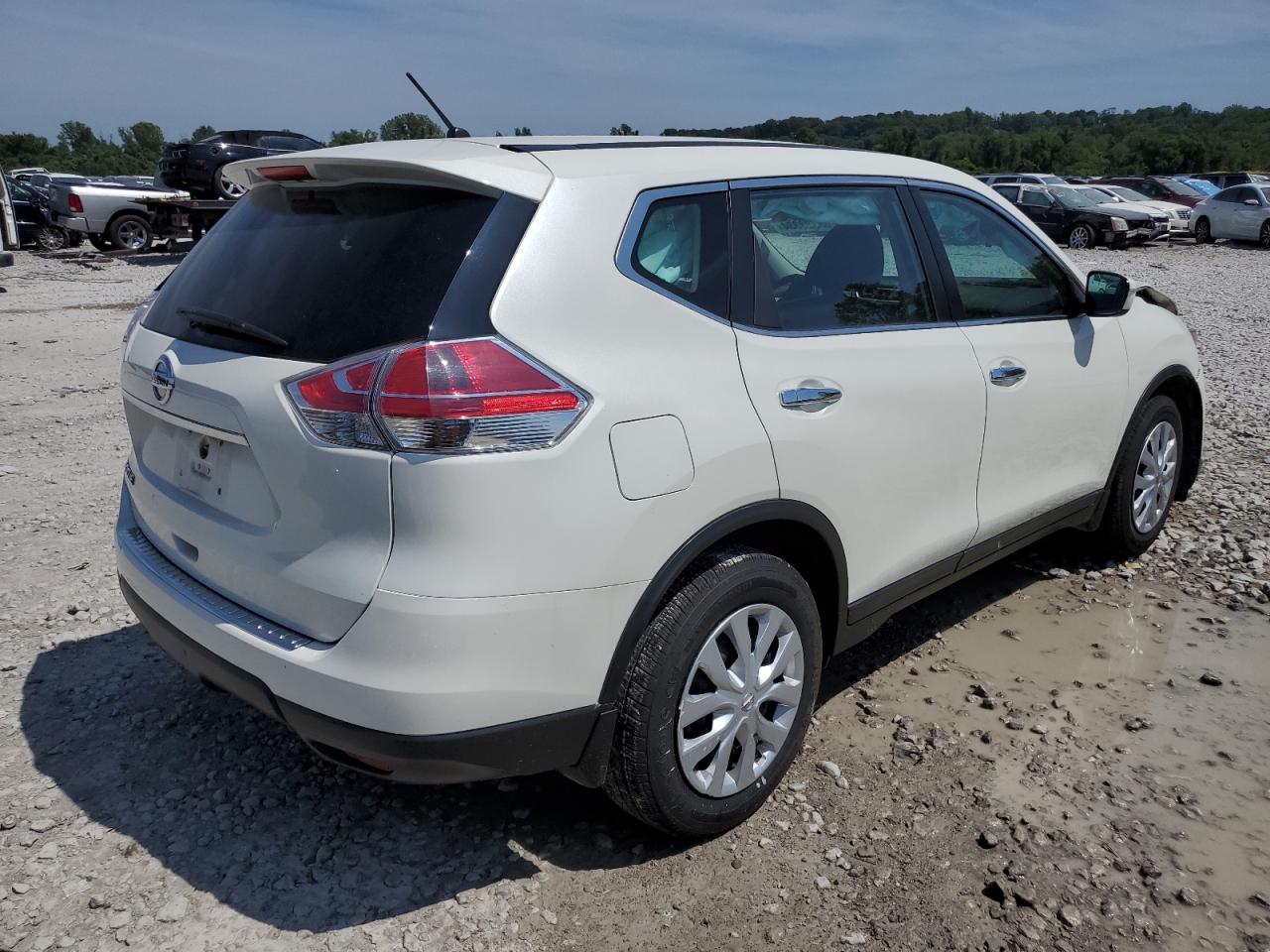 2015 Nissan Rogue - Image 3