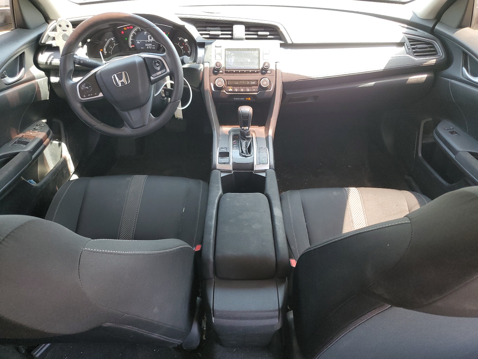 2HGFC2F54JH572946 2018 Honda Civic Lx