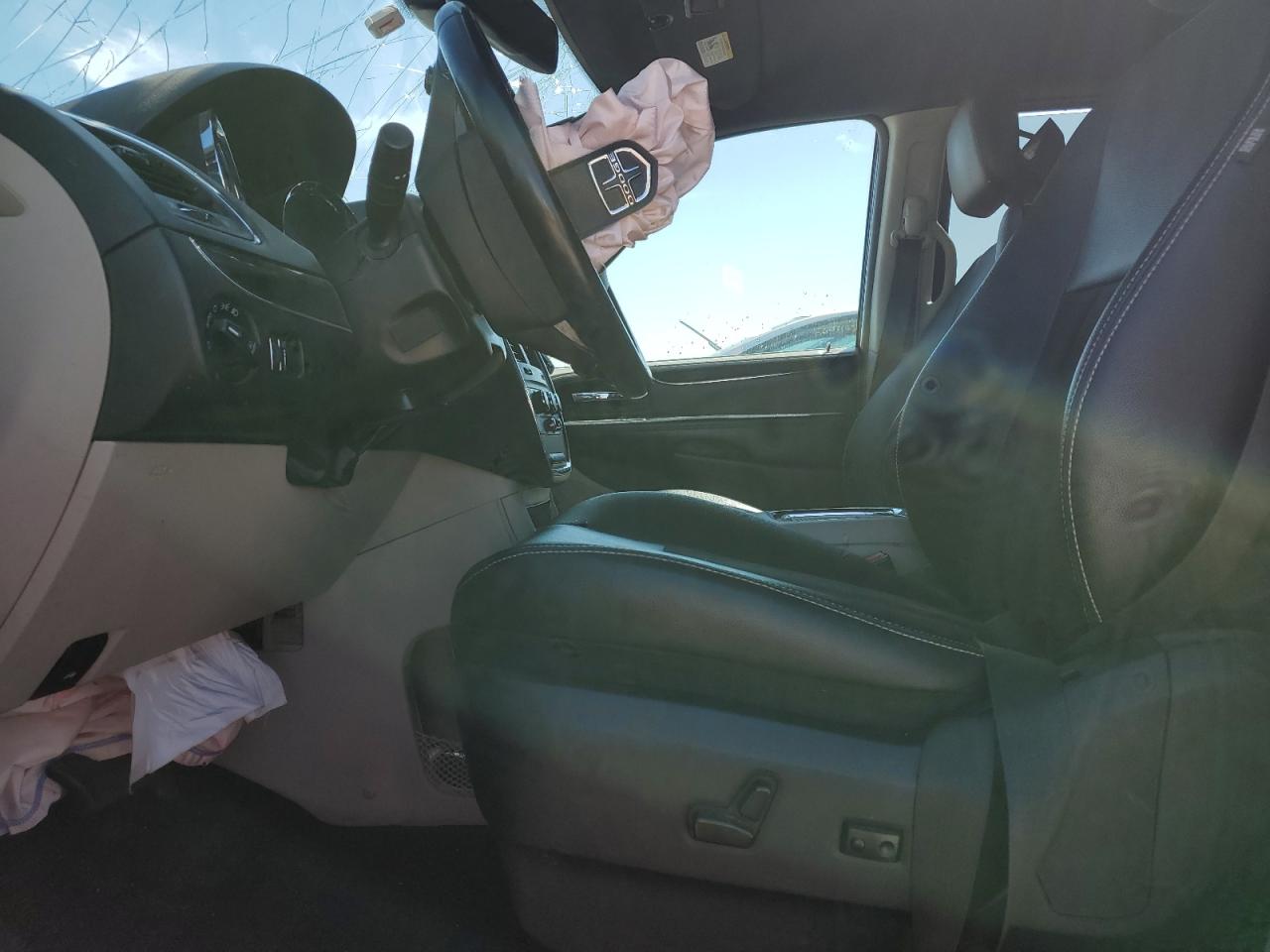 2019 Dodge Caravan - Image 7