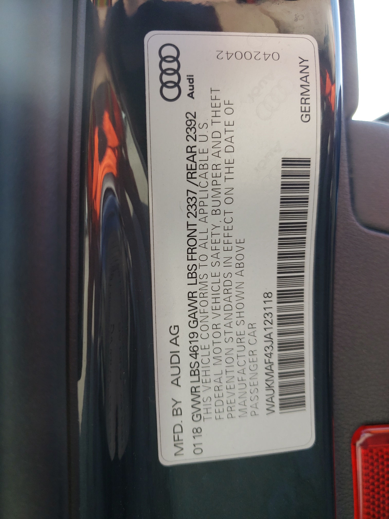 WAUKMAF43JA123118 2018 Audi A4 Premium