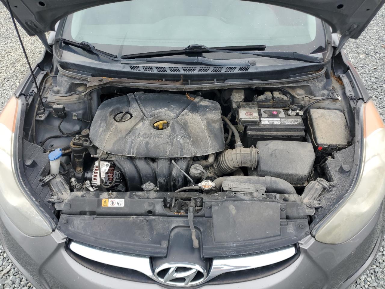 2013 Hyundai Elantra - Image 12