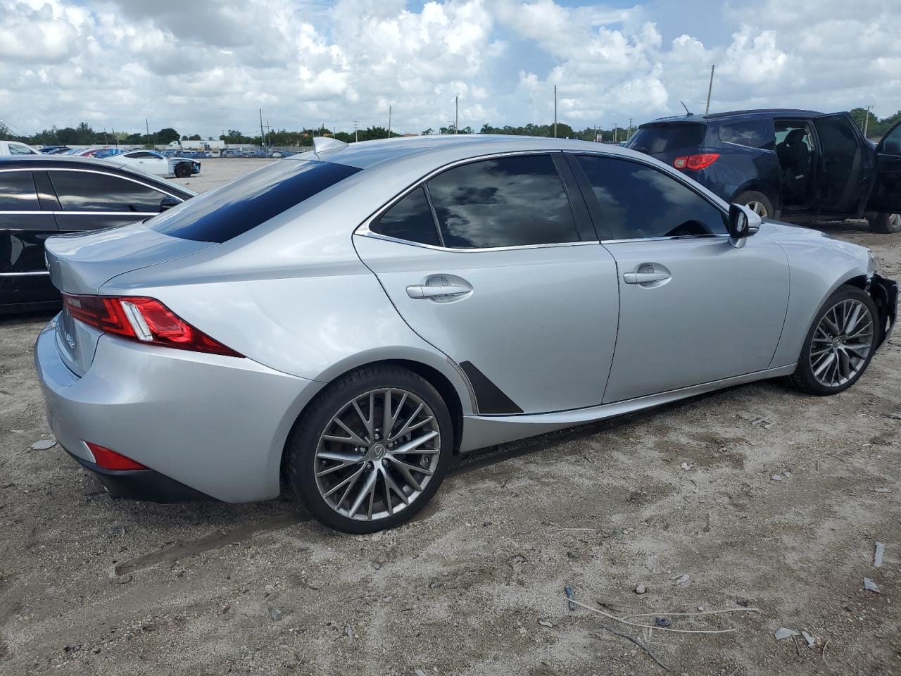 2014 Lexus IS - Image 3