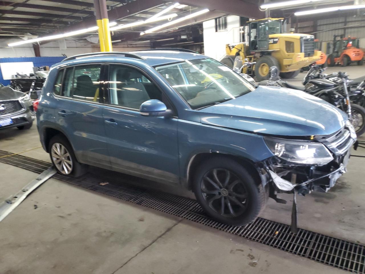2017 Volkswagen Tiguan - Image 4