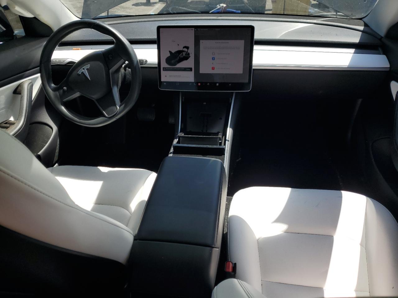 5YJ3E1EB6KF195136 2019 Tesla Model 3