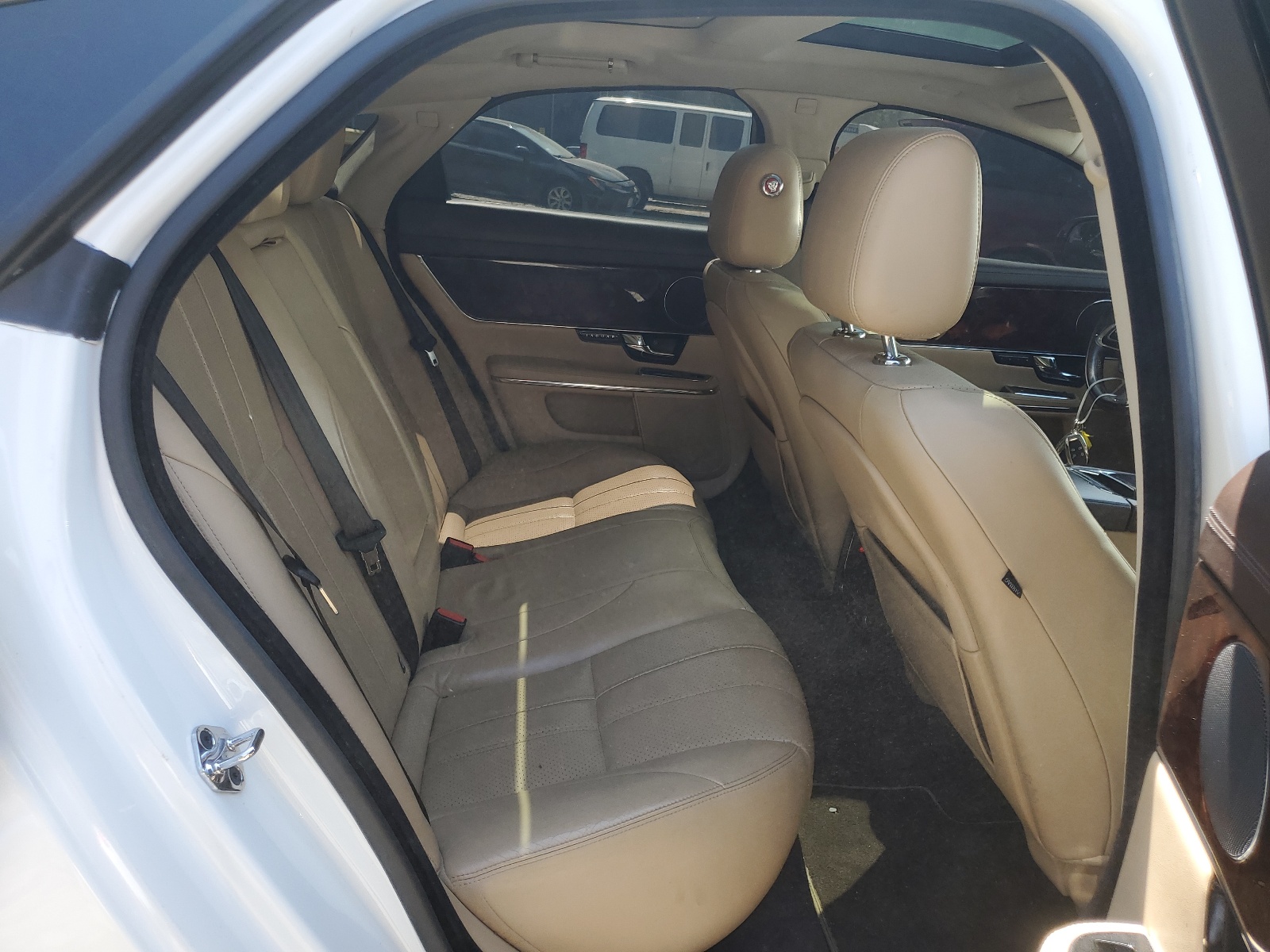 SAJWA1CB1BLV07910 2011 Jaguar Xj