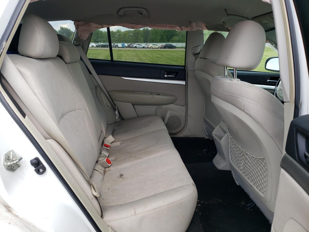 2014 Subaru Outback - Image 11
