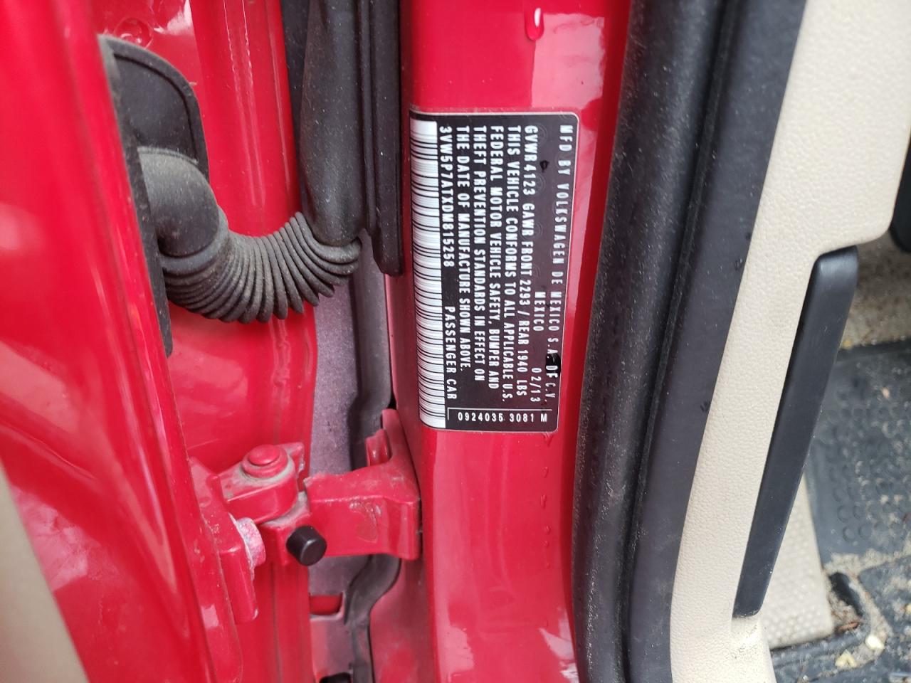 2013 Volkswagen Beetle - Image 12