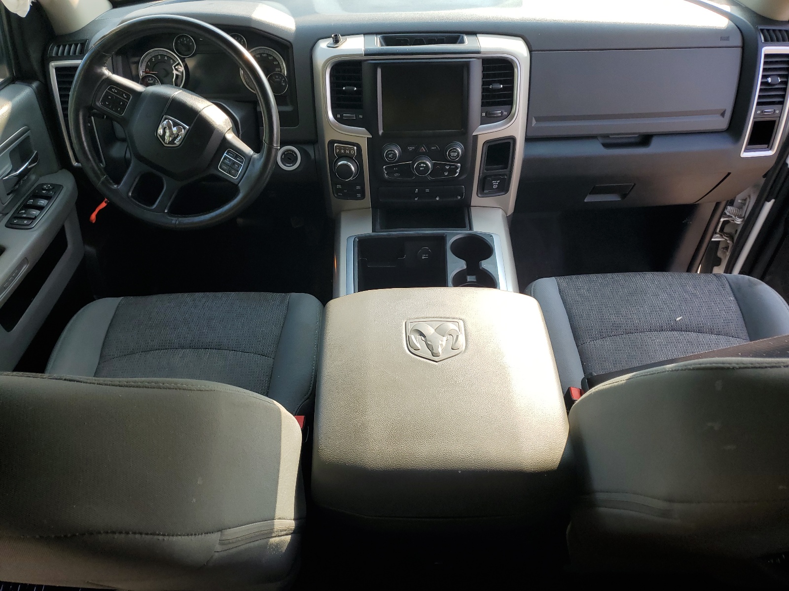 1C6RR7TM9FS528919 2015 Ram 1500 Slt