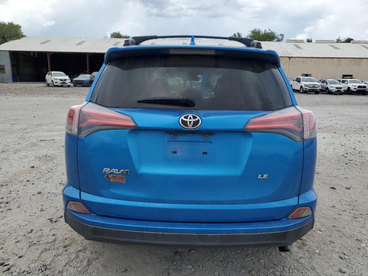 JTMZFREV3HJ128172 2017 Toyota Rav4 Le