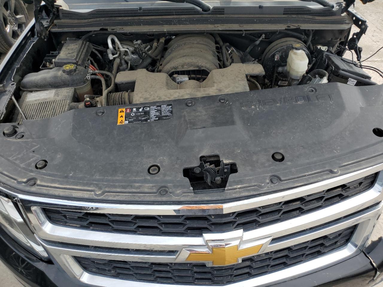 1GNSKHKC3KR331671 2019 Chevrolet Suburban K1500 Lt