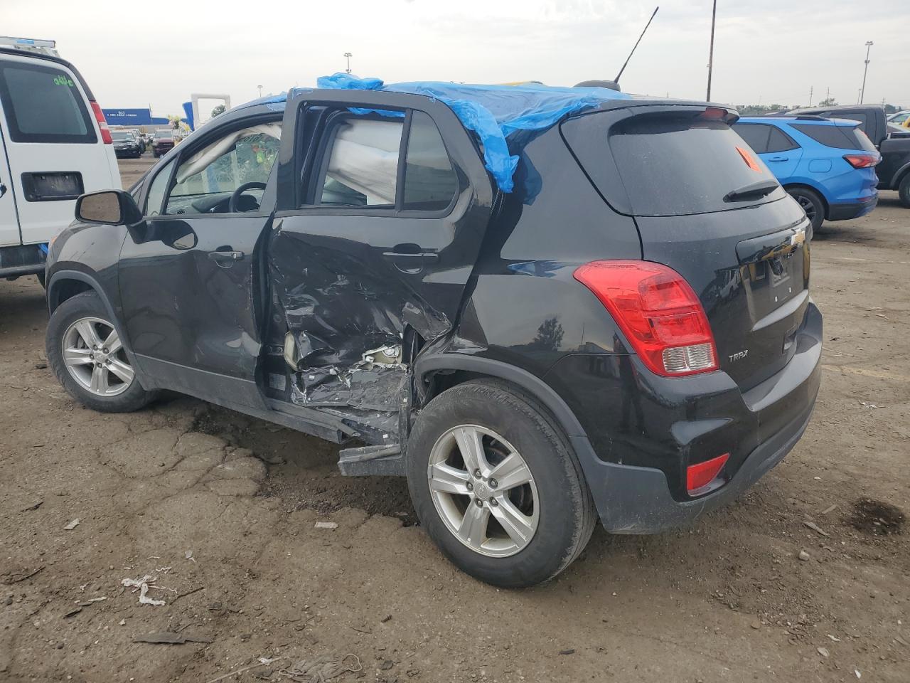 3GNCJKSB5KL338205 2019 CHEVROLET TRAX - Image 2