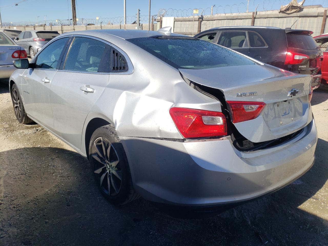 1G1ZD5ST2JF268006 2018 CHEVROLET MALIBU - Image 2