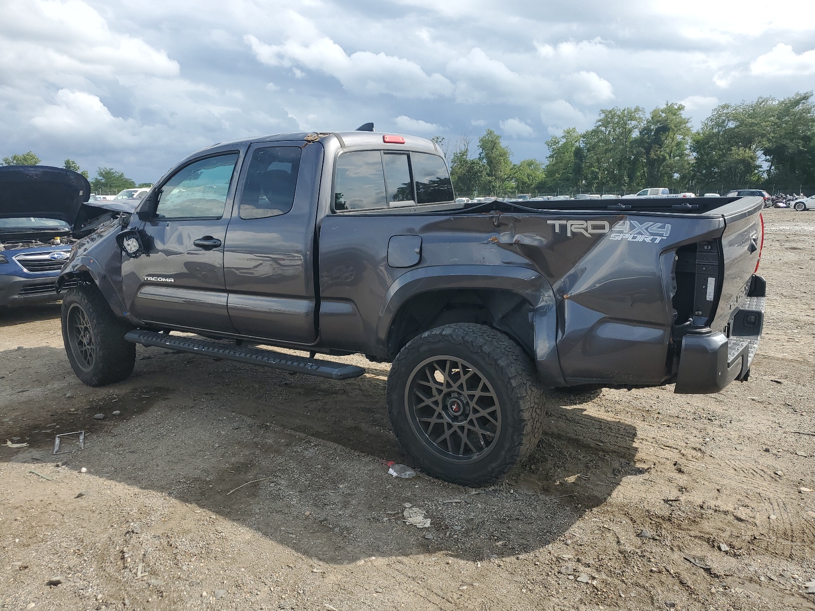 2017 Toyota Tacoma Access Cab vin: 5TFSZ5ANXHX102656