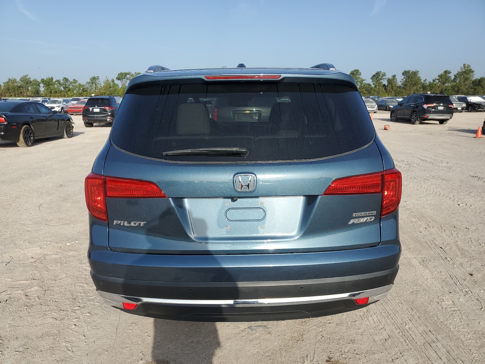 5FNYF6H95JB023087 2018 Honda Pilot Touring