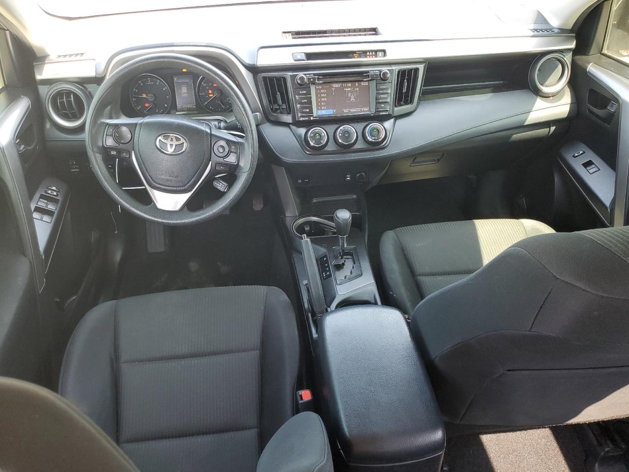 JTMZFREV3HJ717982 2017 Toyota Rav4 Le