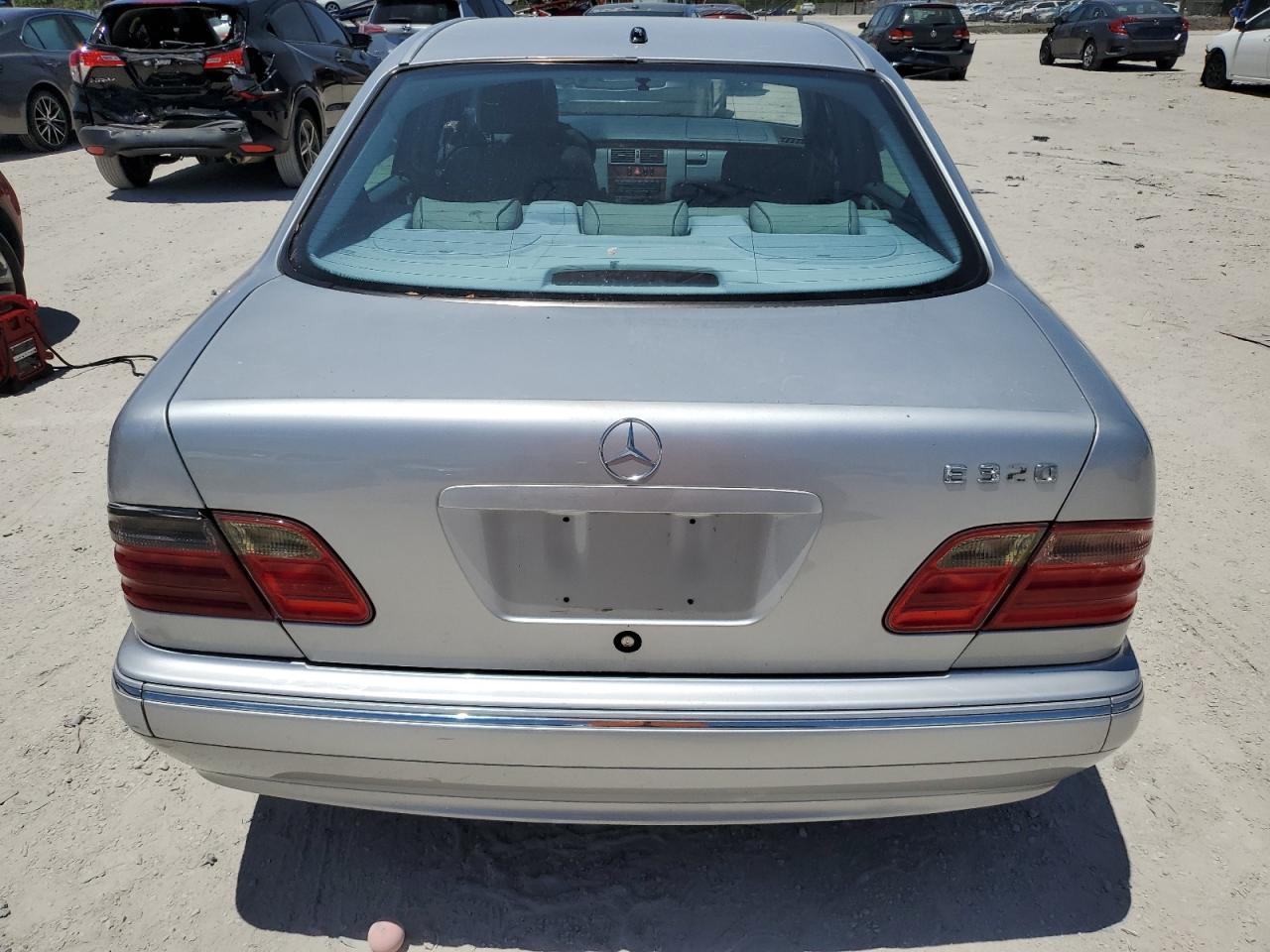 WDBJF65J4YB112368 2000 Mercedes-Benz E 320