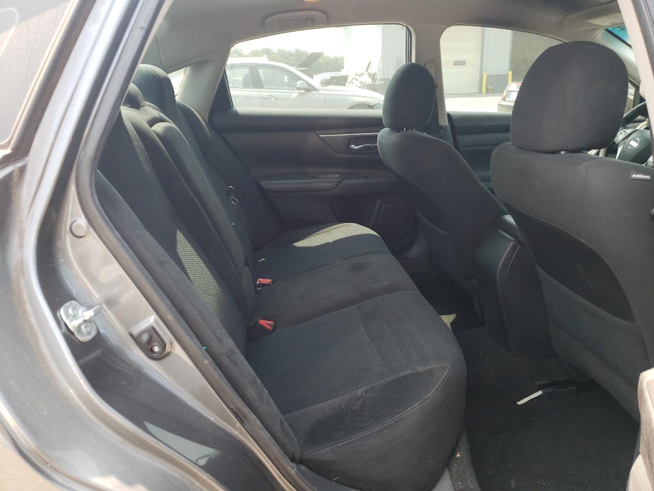 2015 Nissan Altima - Image 10