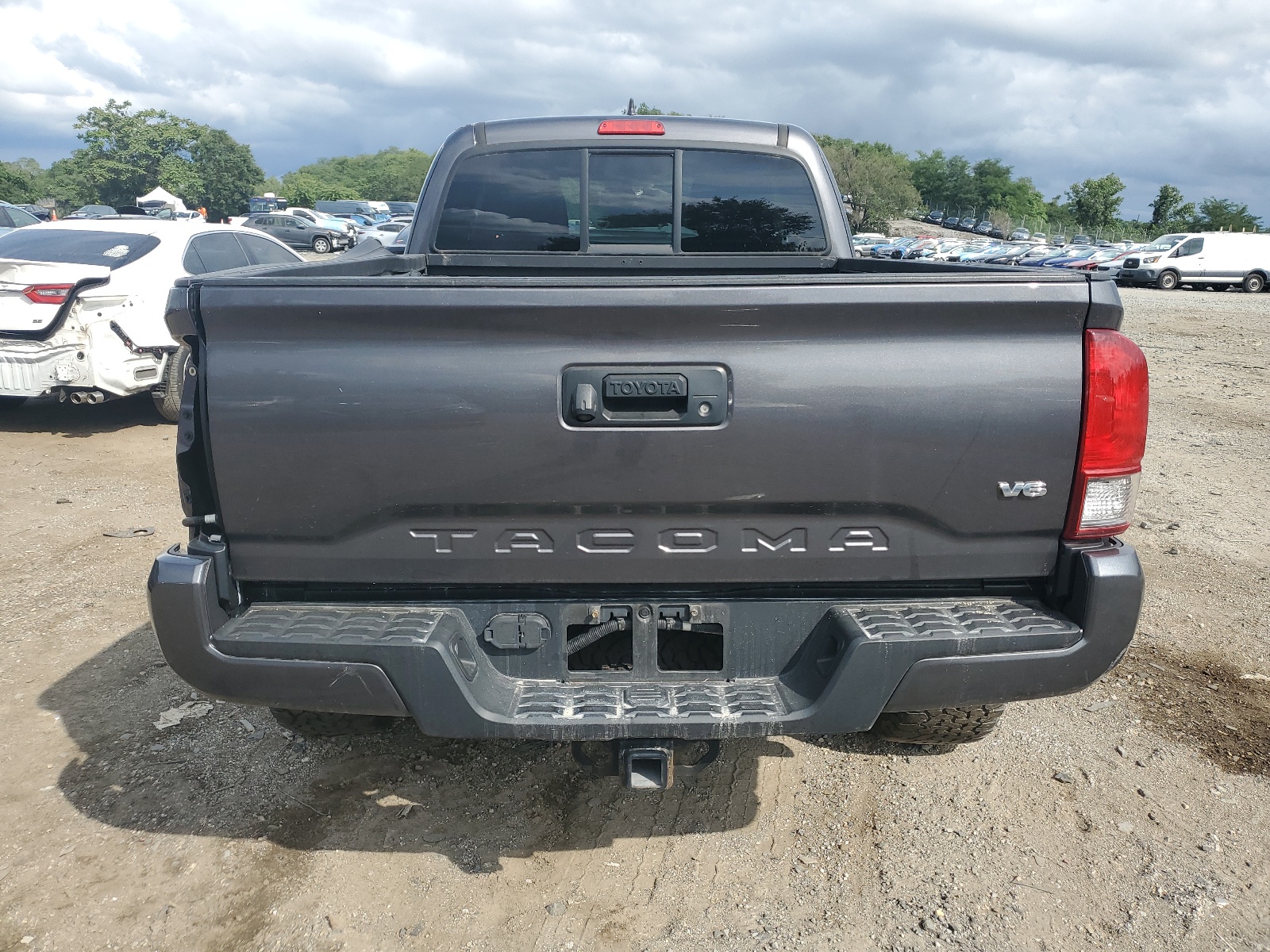 2017 Toyota Tacoma Access Cab vin: 5TFSZ5ANXHX102656