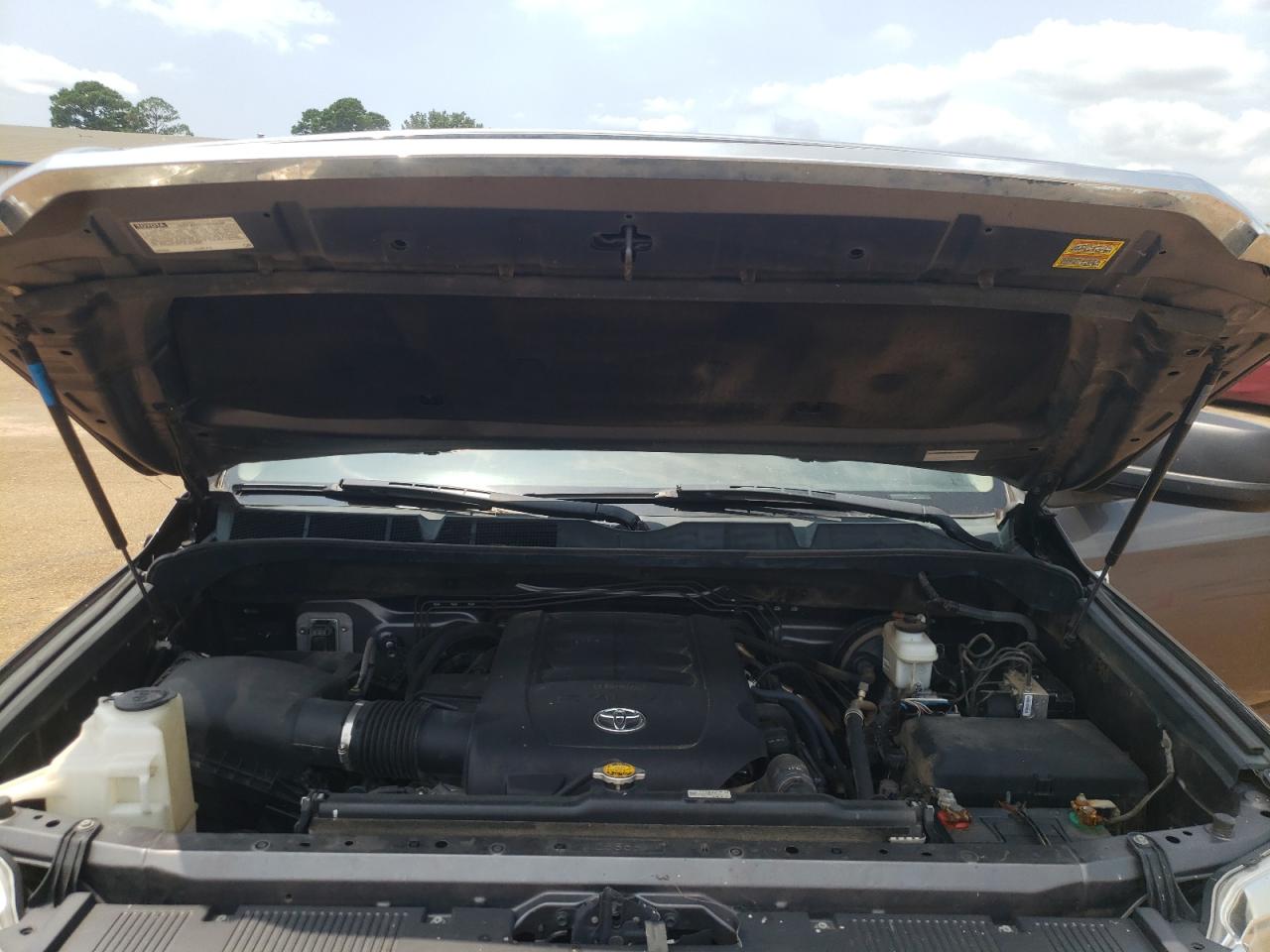 2014 Toyota Tundra - Image 11