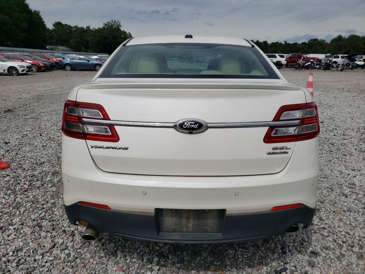 1FAHP2E87FG186571 2015 Ford Taurus Sel