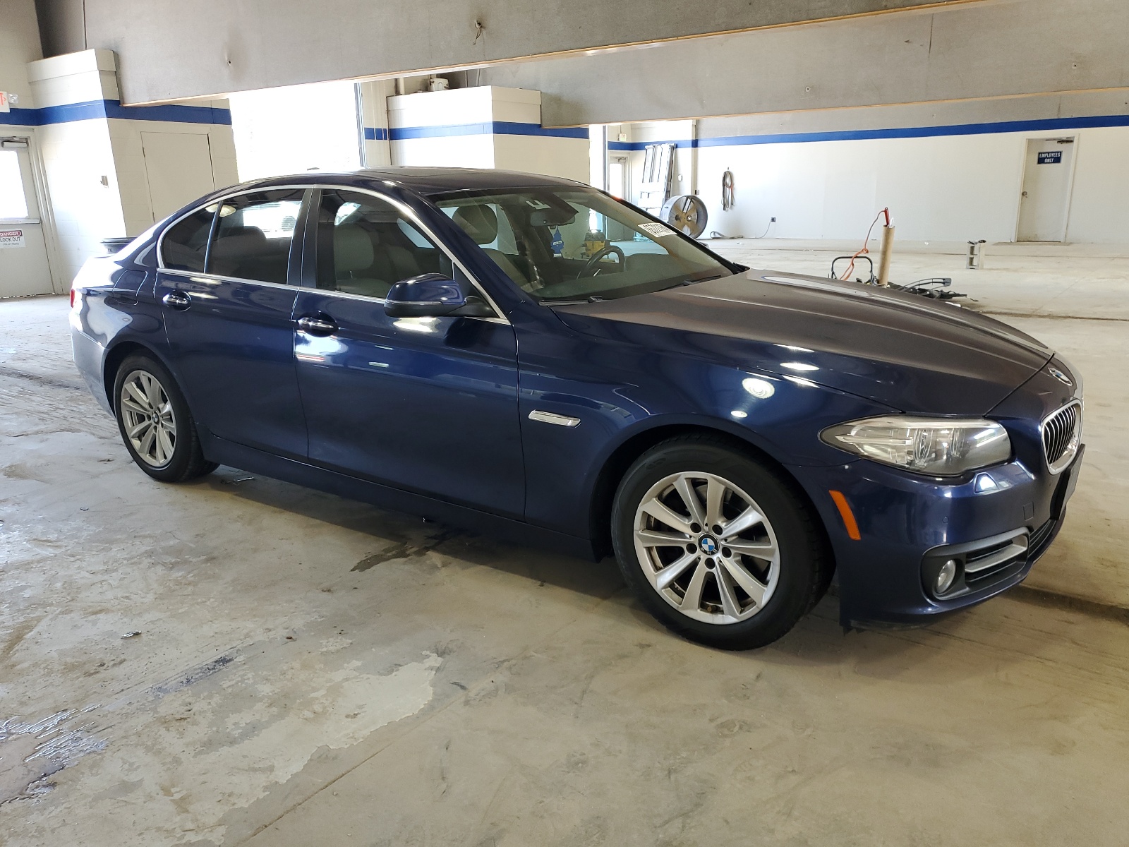 2016 BMW 528 Xi vin: WBA5A7C5XGG150408