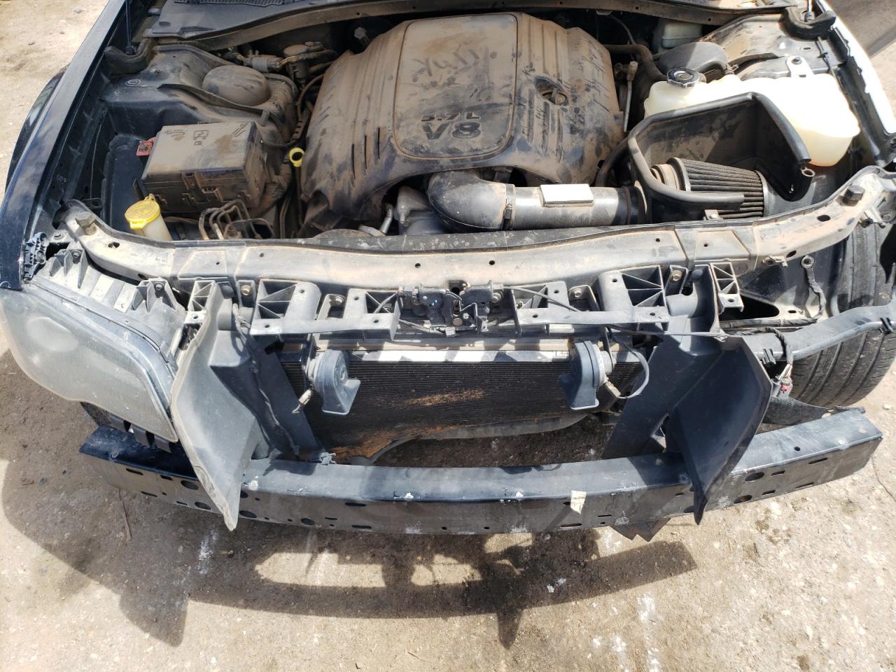 2014 Chrysler 300 - Image 11