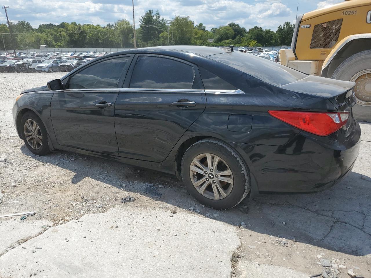 2013 Hyundai Sonata - Image 2