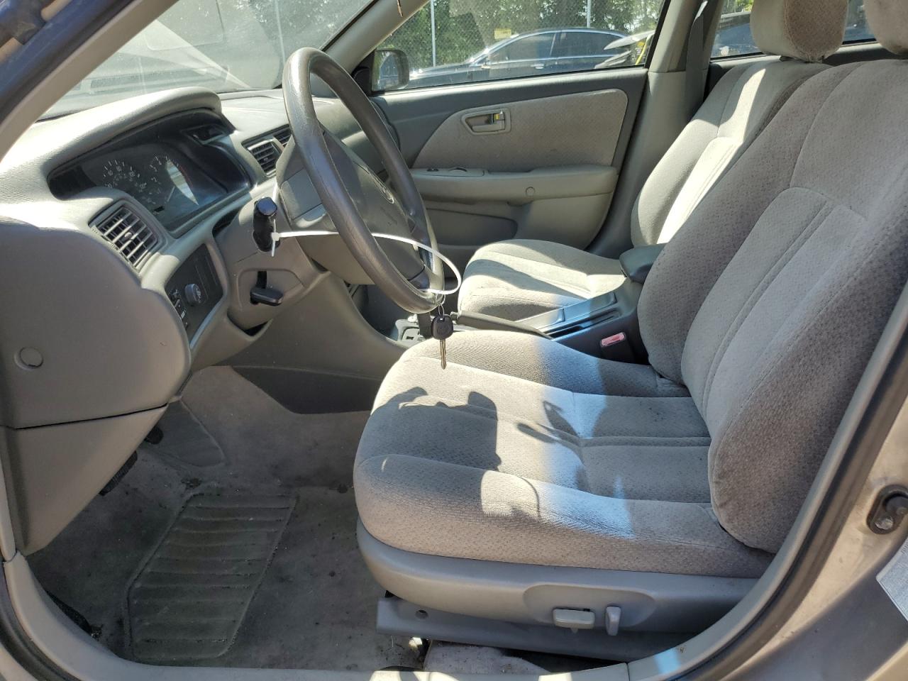 2000 Toyota Camry Ce VIN: 4T1BG22K2YU695161 Lot: 66927954