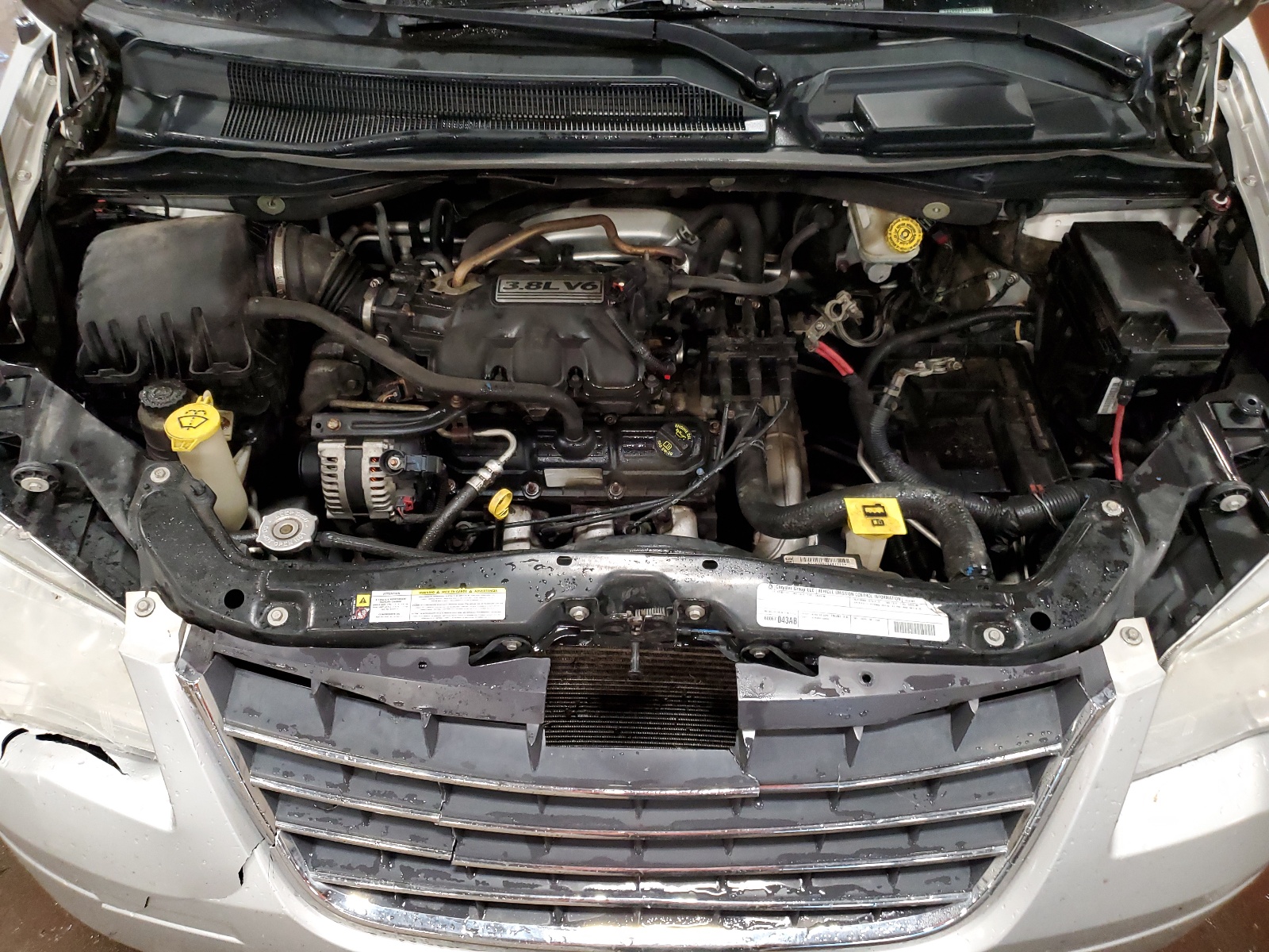 2A4RR8D15AR457273 2010 Chrysler Town & Country Touring Plus