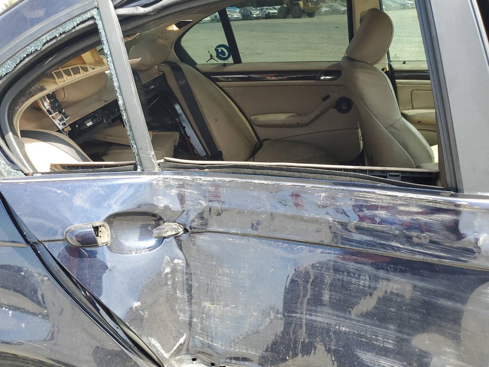 WBAEV33454KR34105 2004 BMW 325 I