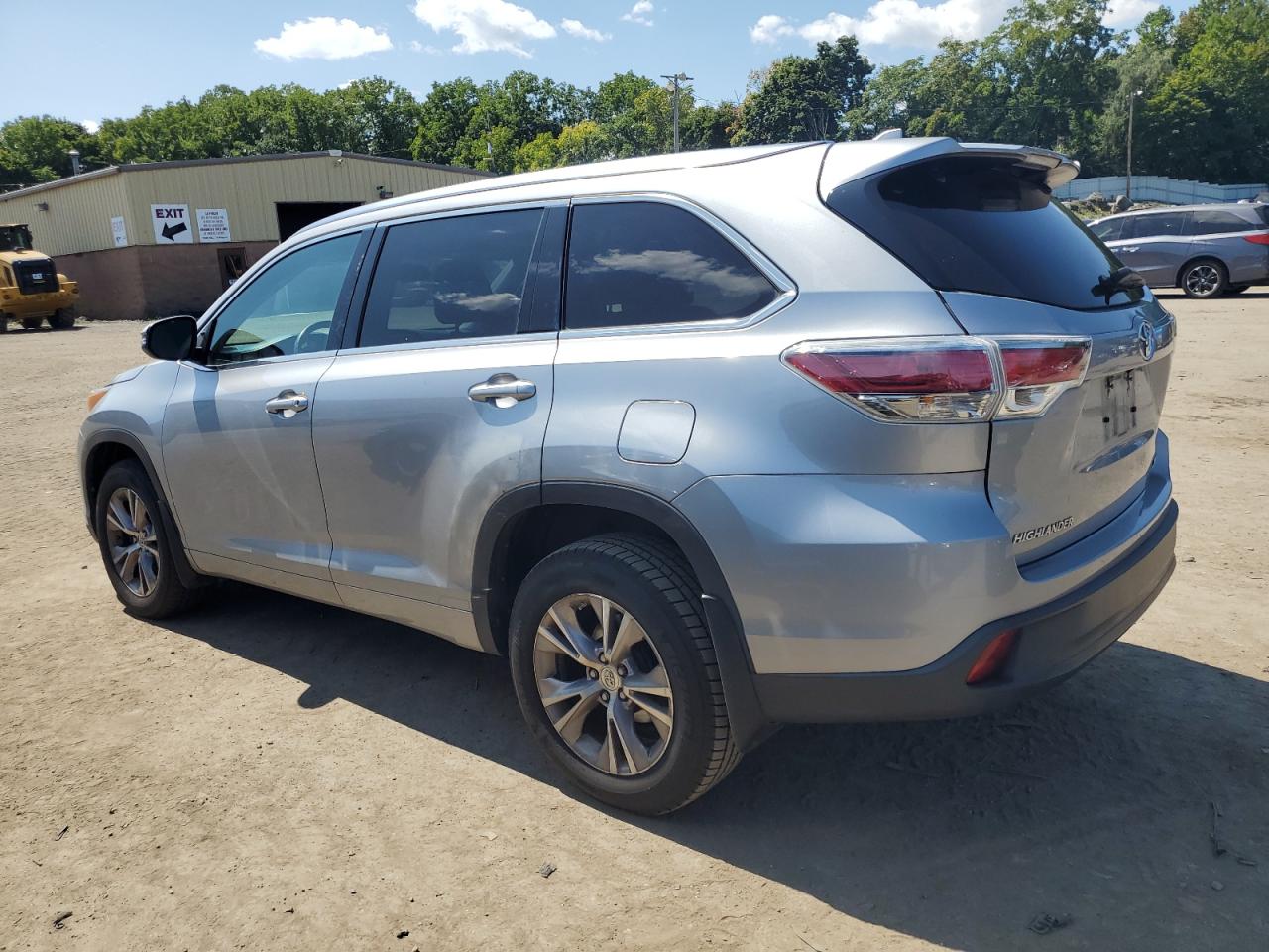 2015 Toyota Highlander - Image 2