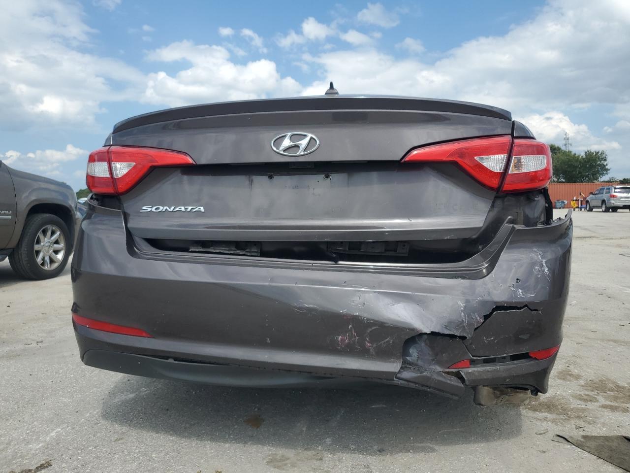 2015 Hyundai Sonata Se VIN: 5NPE24AF9FH081702 Lot: 67917604