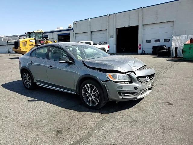 2017 Volvo S60 Cross Country T5 VIN: YV440MUM4H2004619 Lot: 67384954