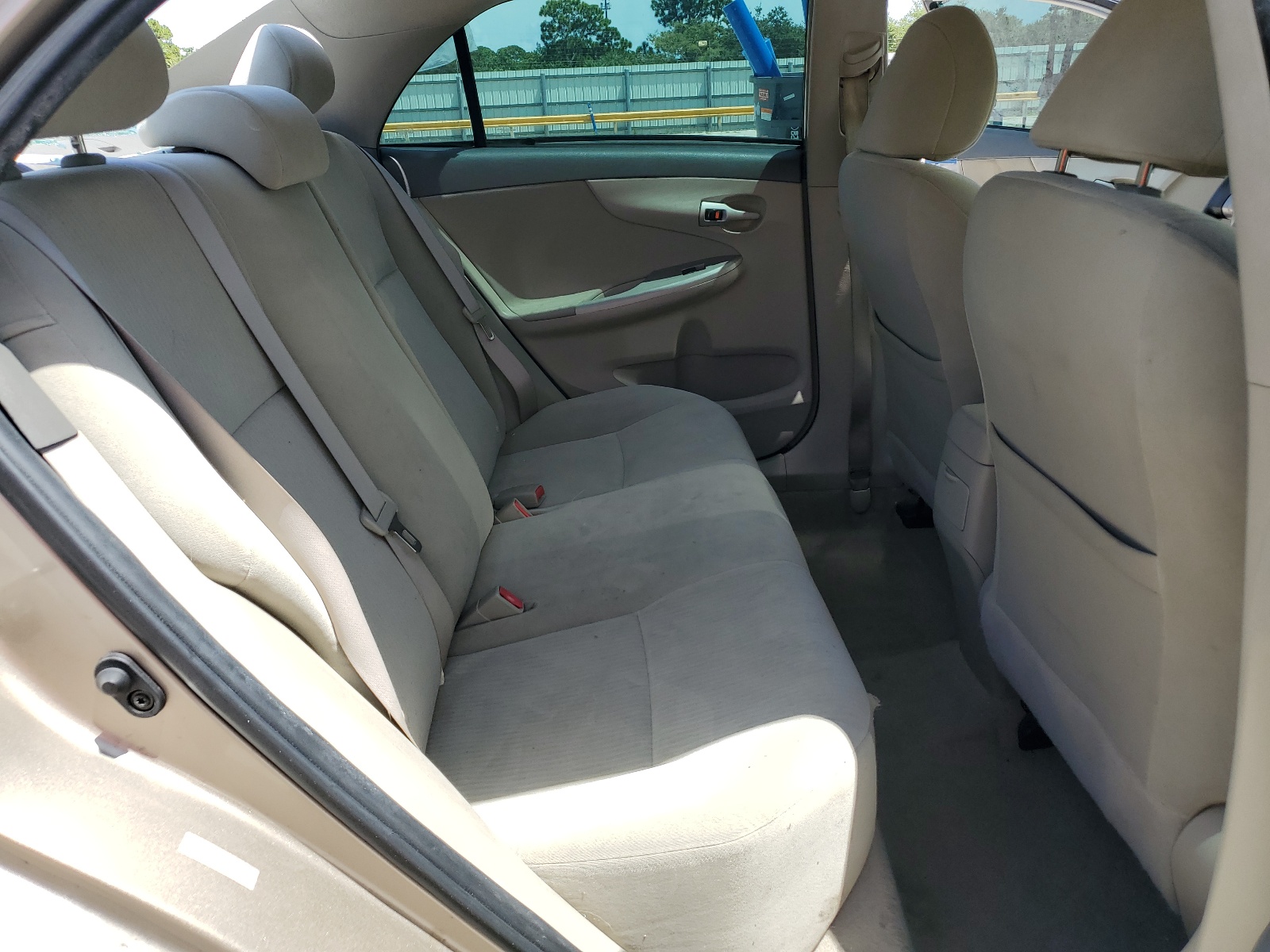 1NXBU4EE7AZ232979 2010 Toyota Corolla Base