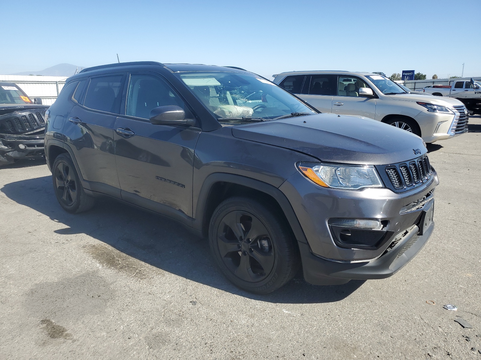 3C4NJCBB9JT460703 2018 Jeep Compass Latitude