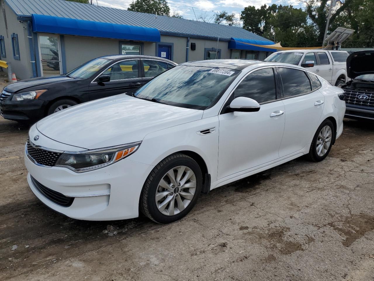 5XXGU4L34JG215350 2018 KIA OPTIMA - Image 1