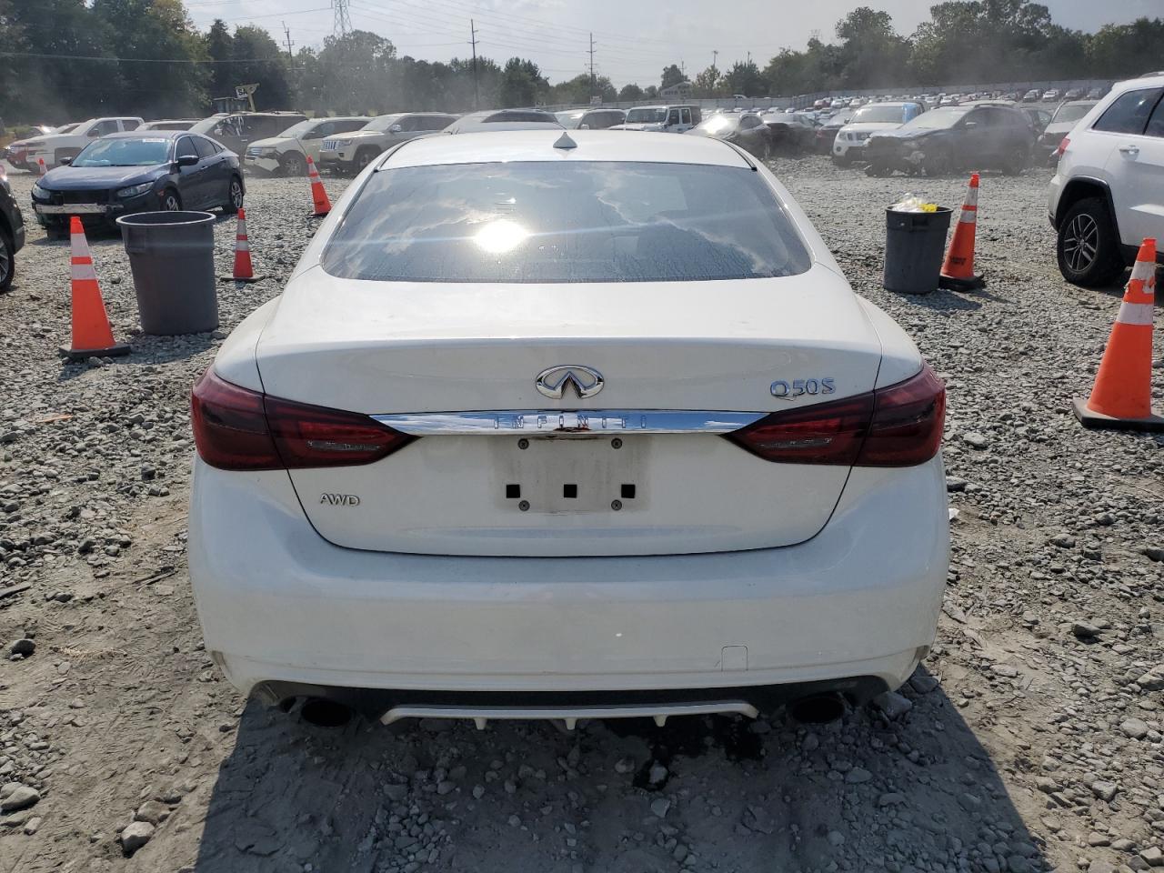 JN1EV7AR7JM437990 2018 Infiniti Q50 Luxe