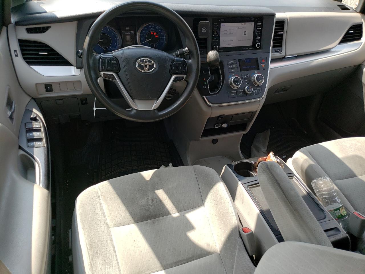 5TDKZ3DC9KS014256 2019 Toyota Sienna Le