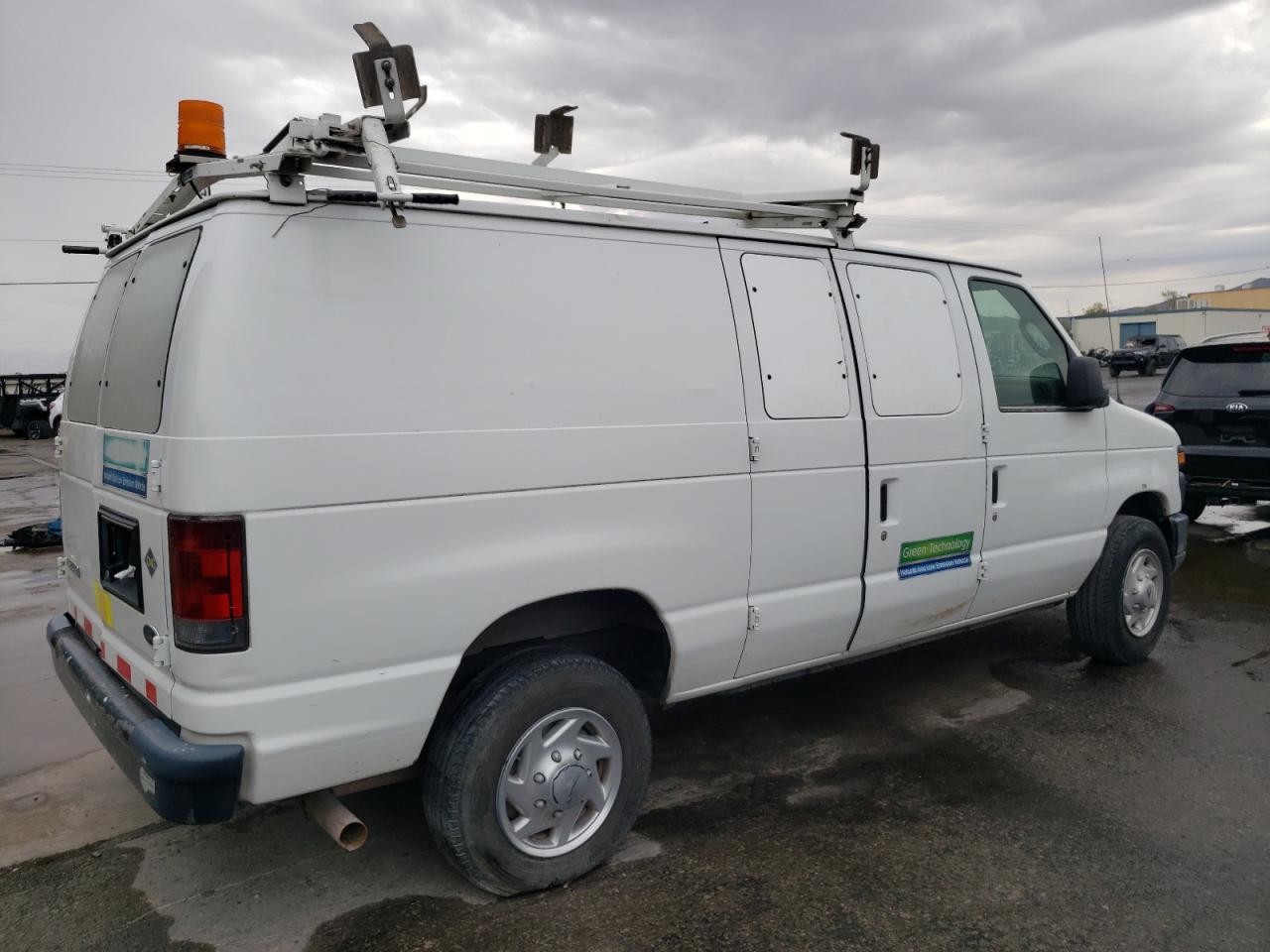2010 Ford Econoline - Image 3