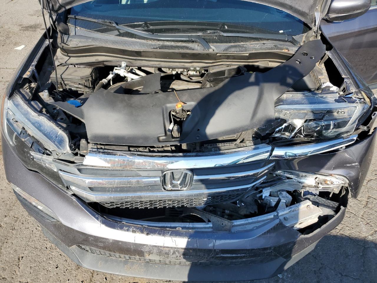 2017 Honda Pilot - Image 11