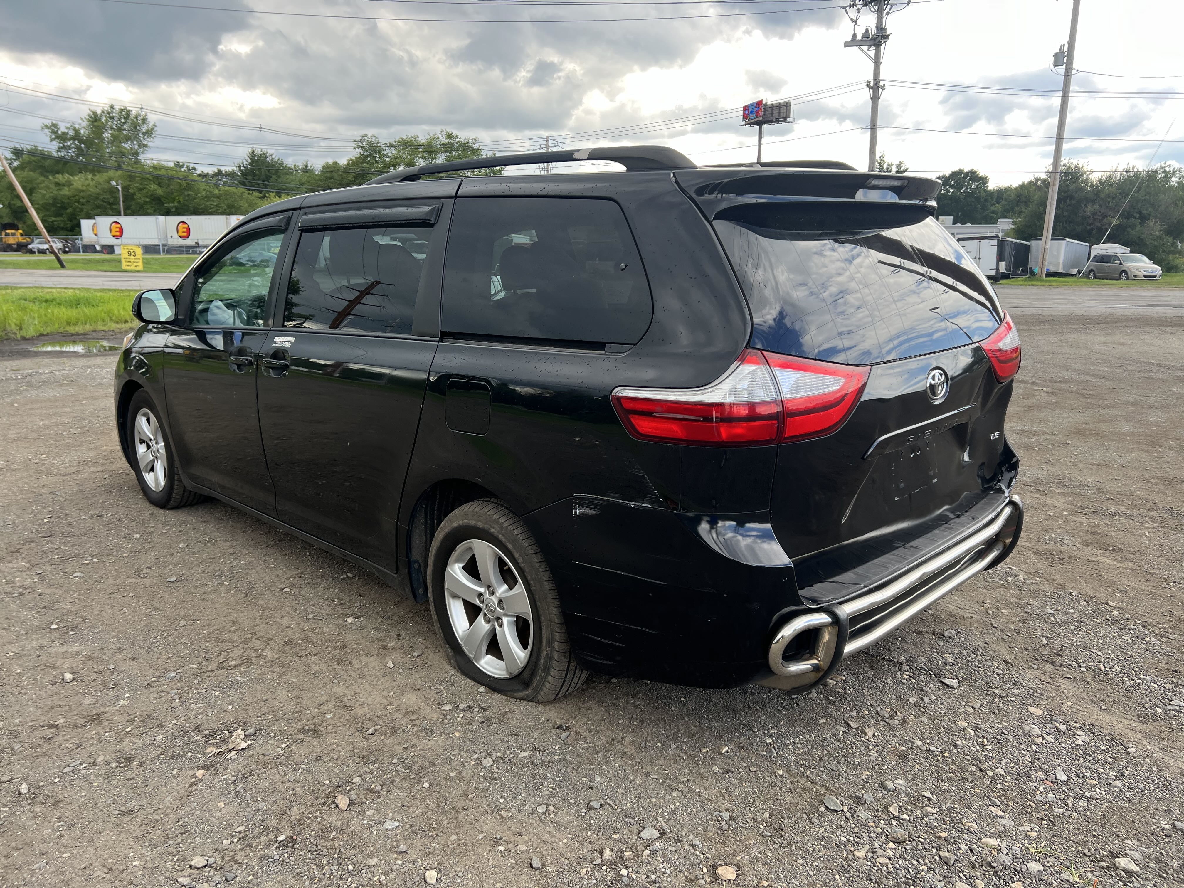 2015 Toyota Sienna Le vin: 5TDKK3DC3FS564241