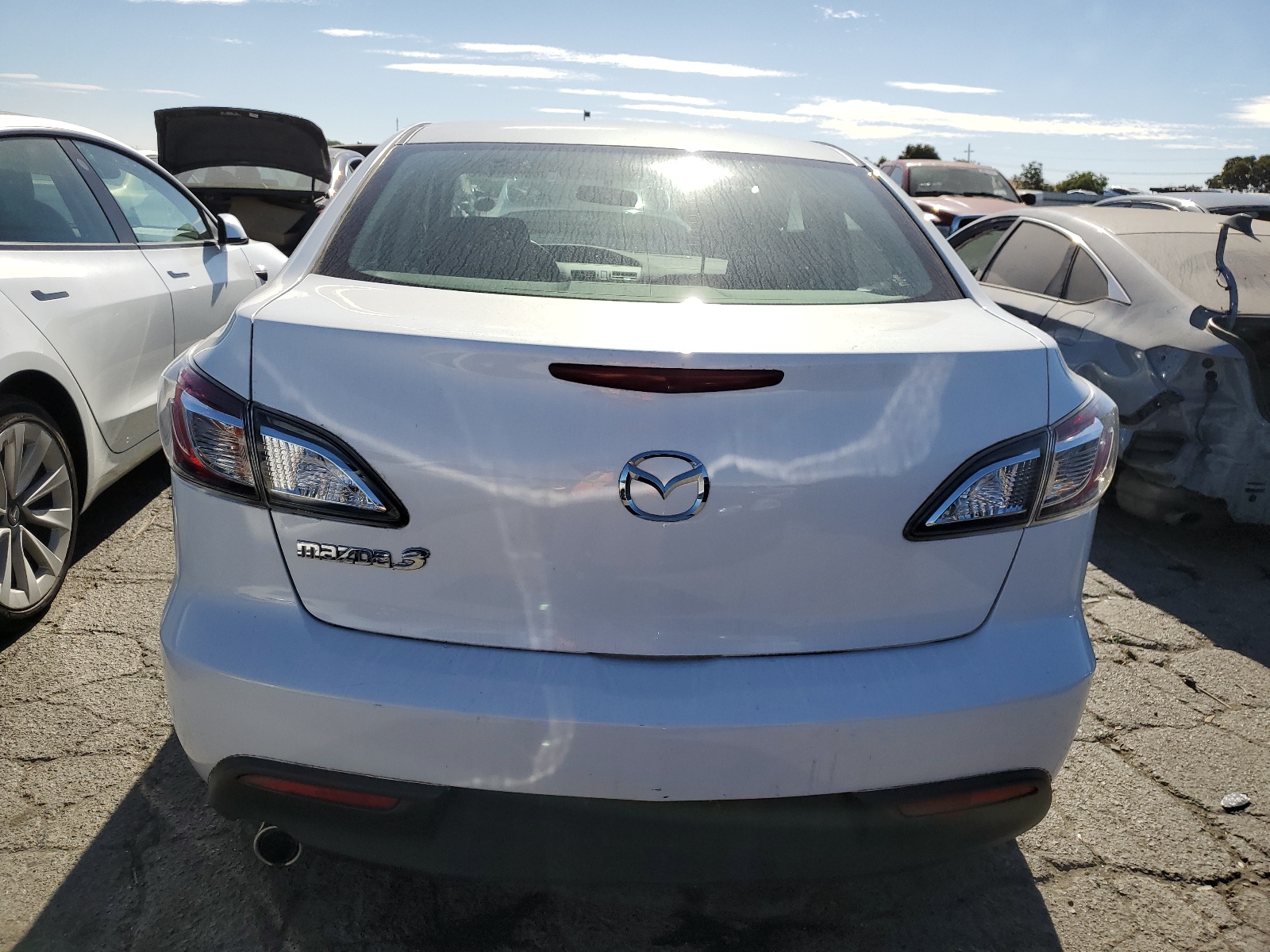 JM1BL1VGXB1431857 2011 Mazda 3 I