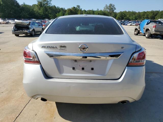 Sedans NISSAN ALTIMA 2015 Srebrny