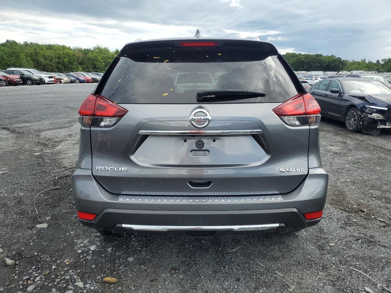 2018 Nissan Rogue S VIN: JN8AT2MV9JW300202 Lot: 67880954