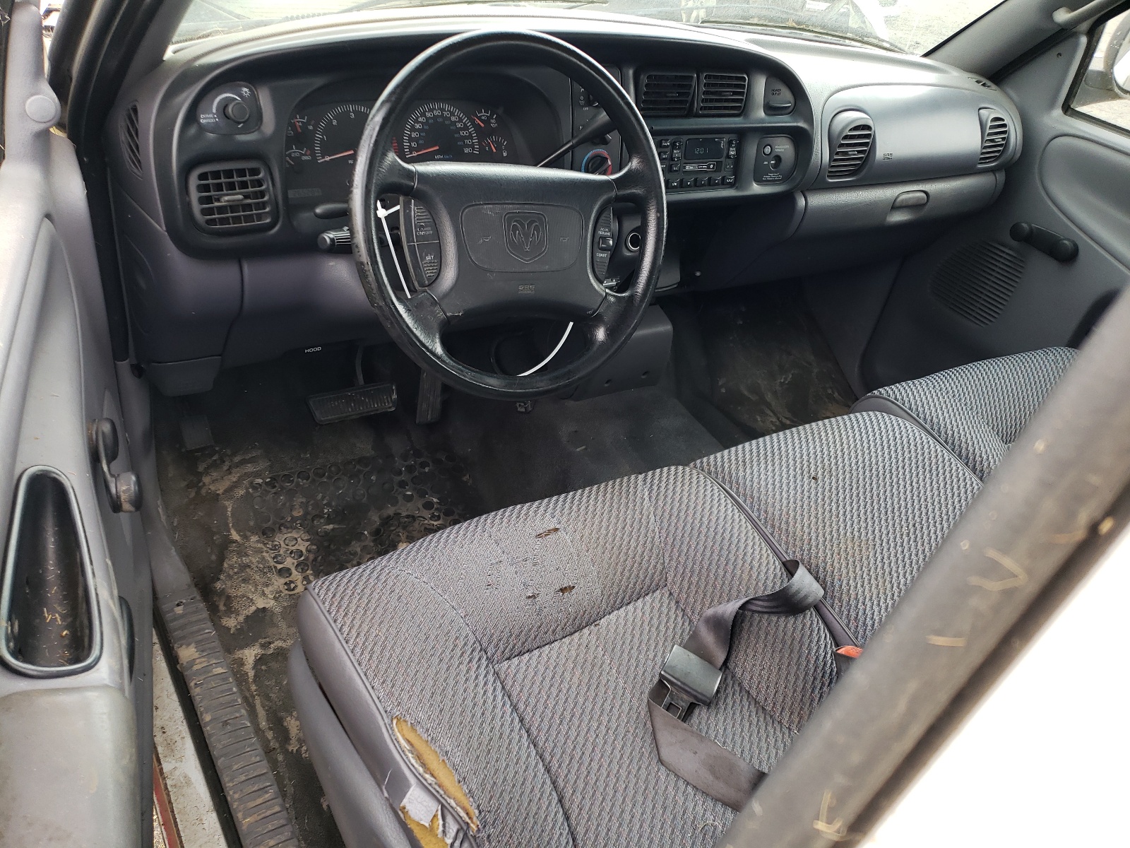 3B7HC12Y1WM216268 1998 Dodge Ram 1500