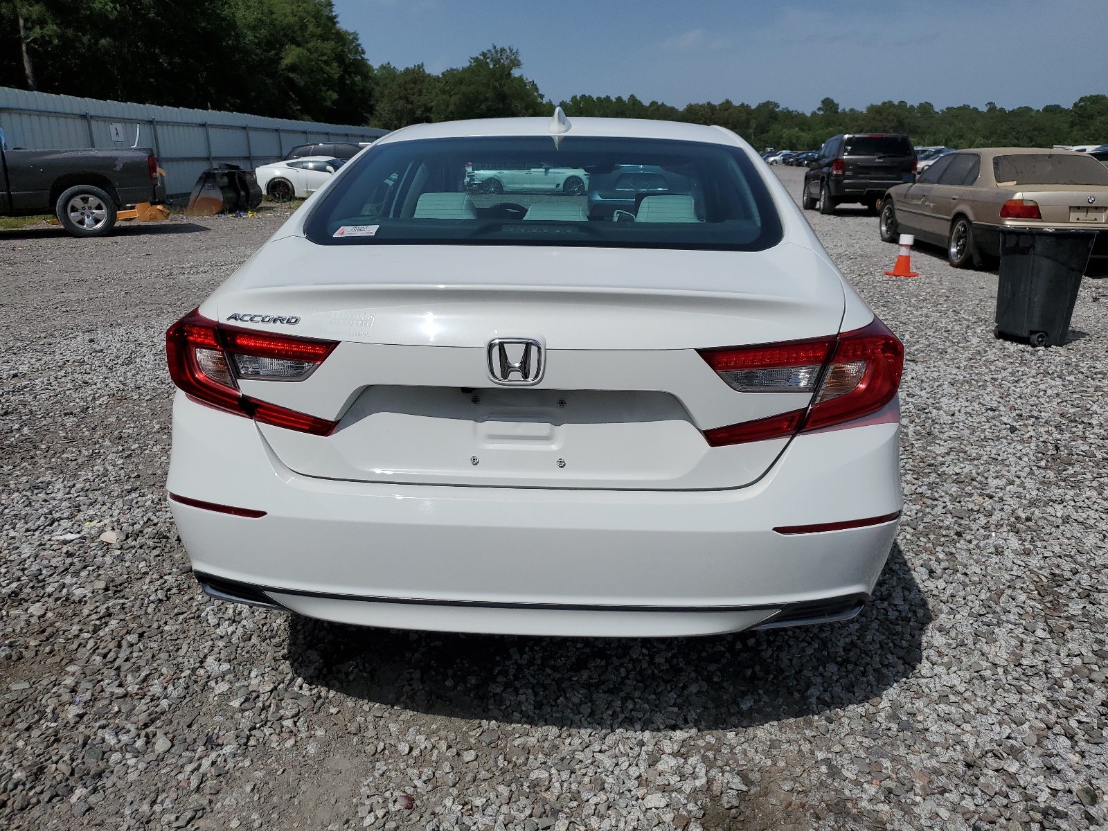 2020 Honda Accord Lx vin: 1HGCV1F15LA129517