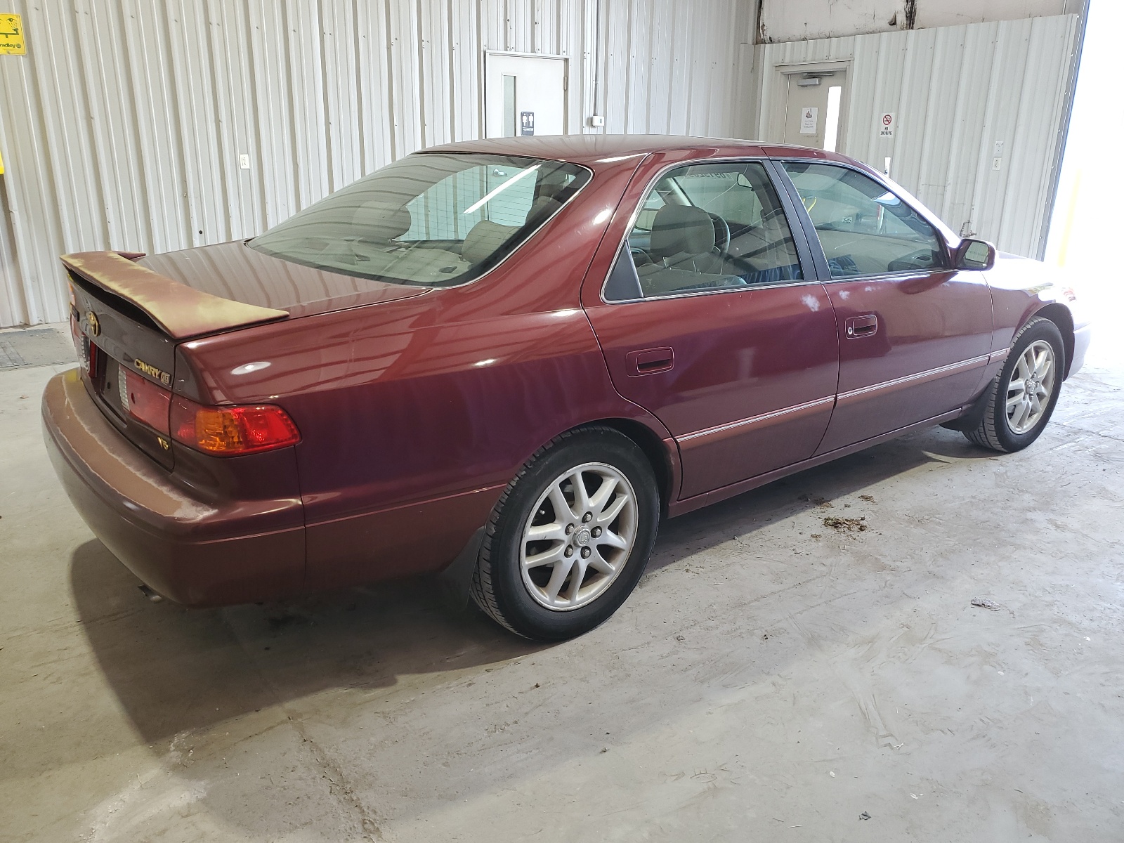 4T1BF28KXYU935597 2000 Toyota Camry Le