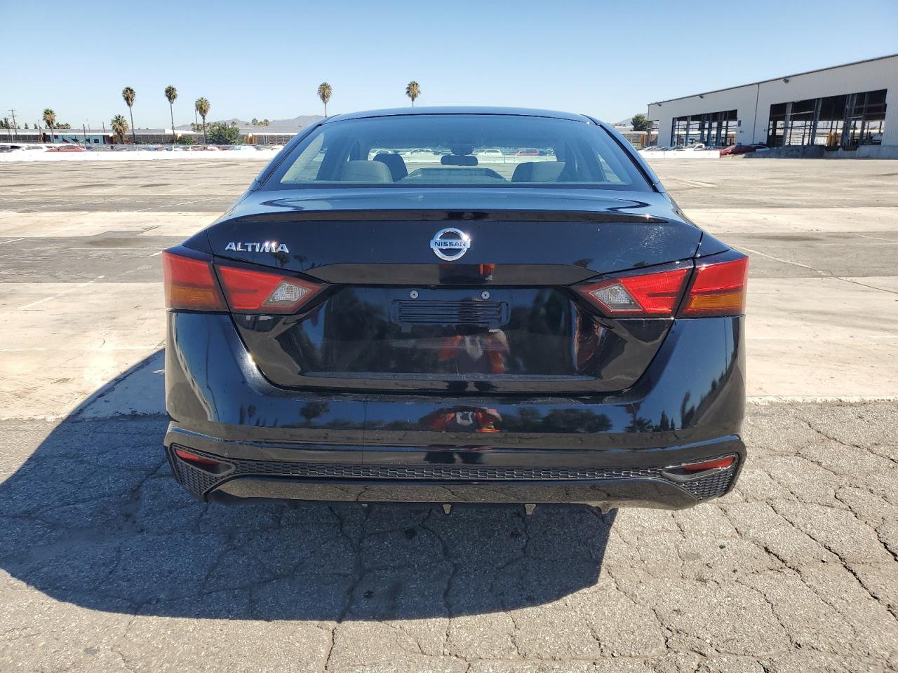 1N4BL4BV0NN404772 Nissan Altima S 6