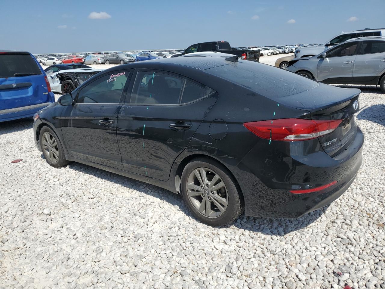 5NPD84LF2JH275682 2018 HYUNDAI ELANTRA - Image 2